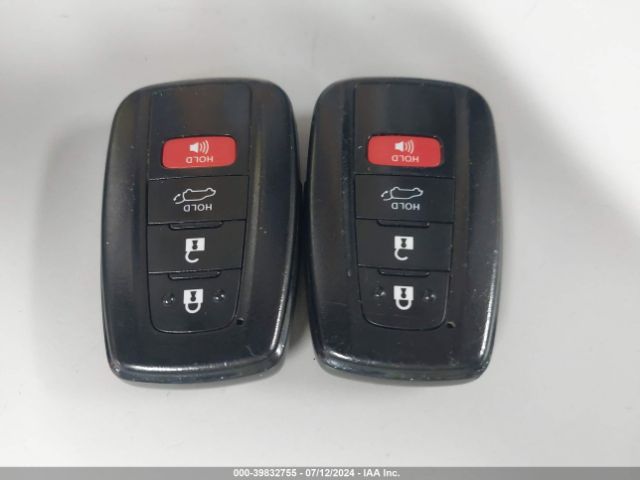 2T3C1RFVXMC093937 Toyota Rav4 Xle Premium