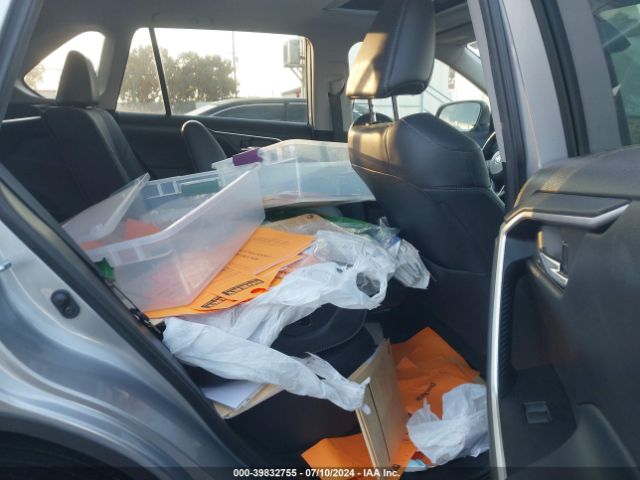 2T3C1RFVXMC093937 Toyota Rav4 Xle Premium