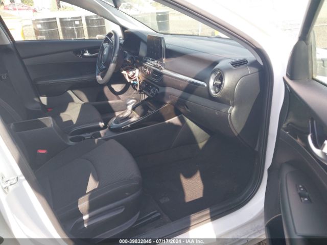 3KPF34AD2KE019864 KIA FORTE S