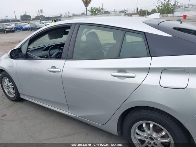 JTDKBRFU7H3029636 Toyota Prius Two