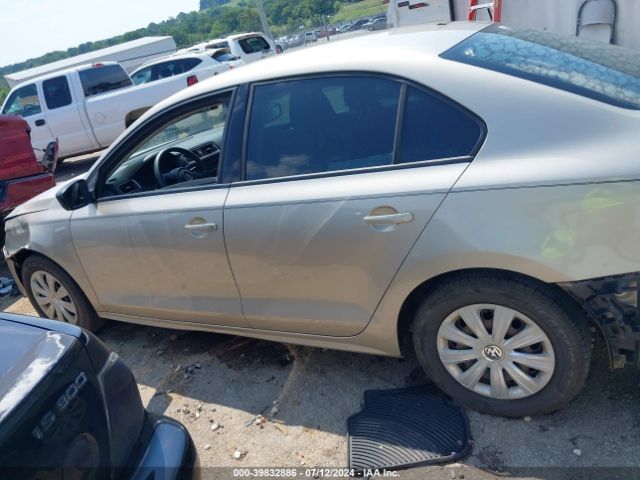 3VW2K7AJXEM327154 Volkswagen Jetta 2.0l S