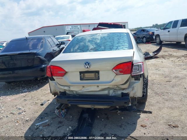 3VW2K7AJXEM327154 Volkswagen Jetta 2.0l S