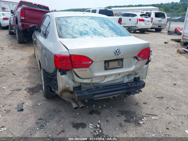 3VW2K7AJXEM327154 Volkswagen Jetta 2.0l S