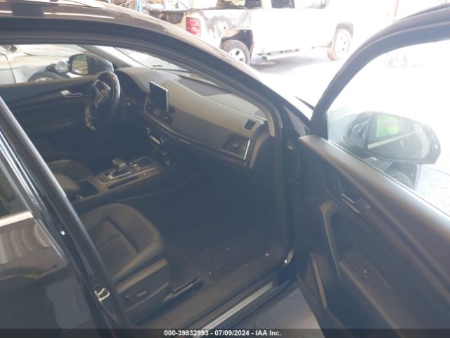 WA1BNAFY8J2104782 Audi Q5 2.0t Premium/2.0t Tech Premium