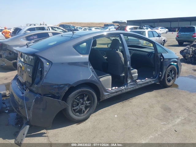 Toyota Prius Two 2014 JTDKN3DU1E0391112 Image 4