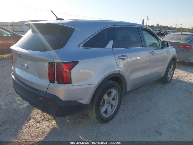 KIA SORENTO LX 2021 5XYRG4LC3MG018413 Image 4