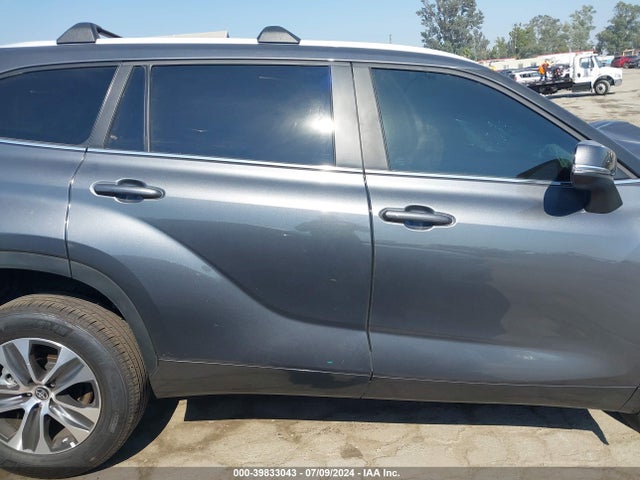 Toyota Highlander Xle 2024 5TDKDRAH3RS049984 Image 14