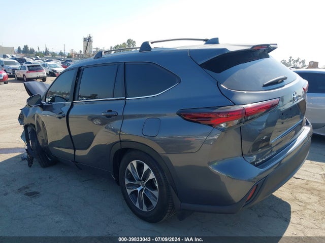 Toyota Highlander Xle 2024 5TDKDRAH3RS049984 Image 3