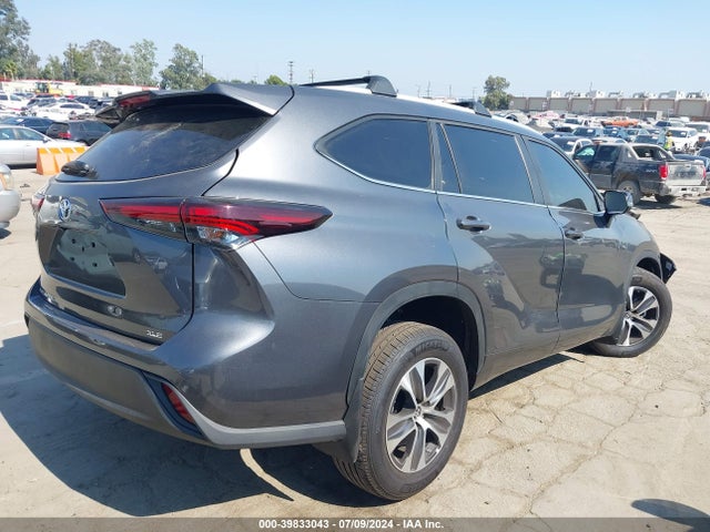 Toyota Highlander Xle 2024 5TDKDRAH3RS049984 Image 4