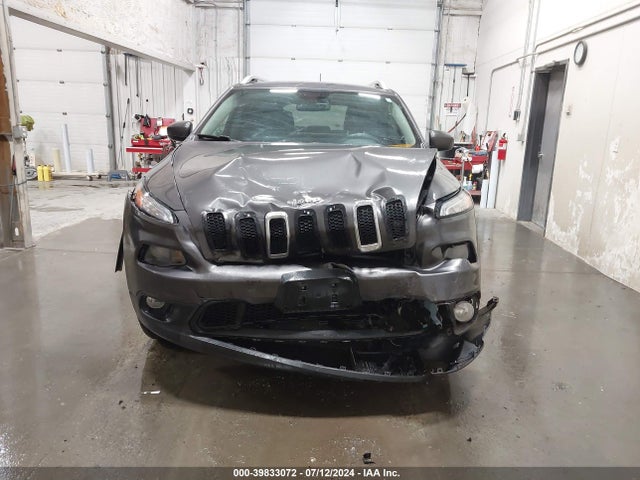 1C4PJMCB0EW138075 Jeep Cherokee Latitude