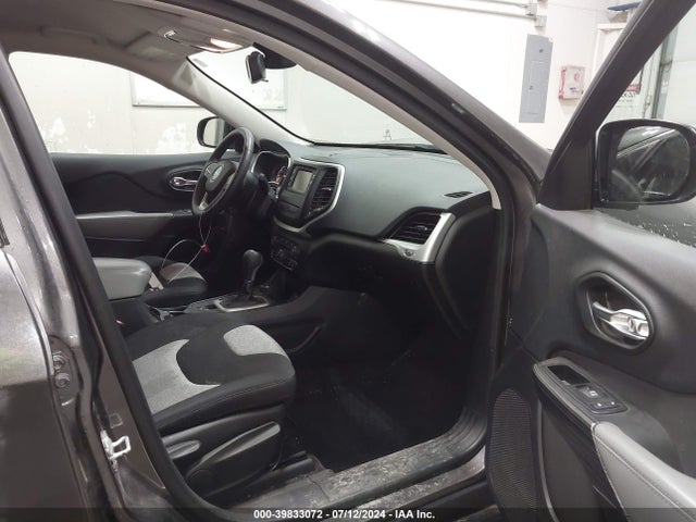 1C4PJMCB0EW138075 Jeep Cherokee Latitude
