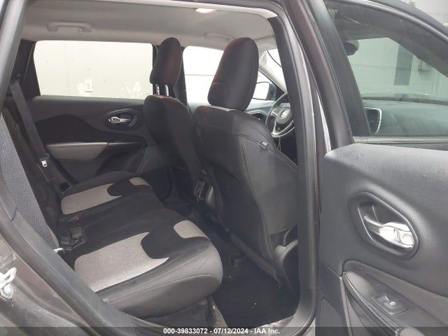 1C4PJMCB0EW138075 Jeep Cherokee Latitude