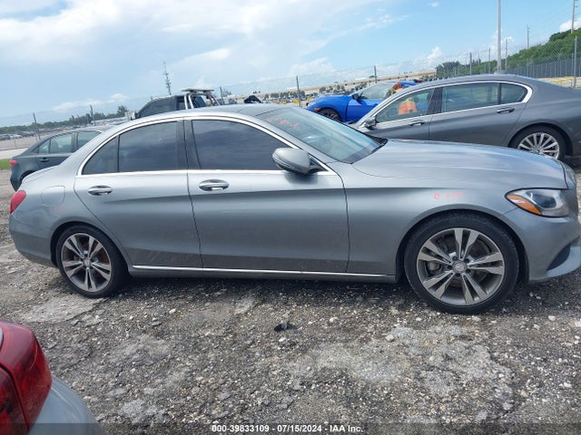 55SWF4JBXGU122696 Mercedes-Benz C 300 Luxury/sport
