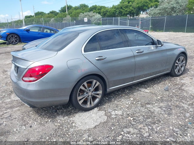 55SWF4JBXGU122696 Mercedes-Benz C 300 Luxury/sport
