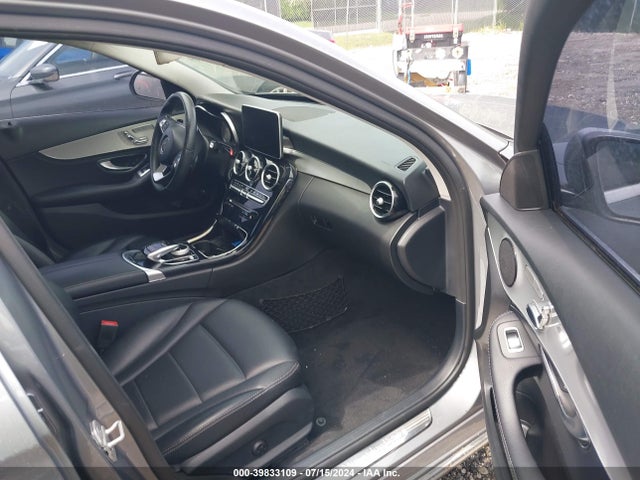 55SWF4JBXGU122696 Mercedes-Benz C 300 Luxury/sport