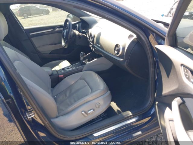 WAUUPBFFXHA108830 Audi A3 E-tron 1.4t Premium