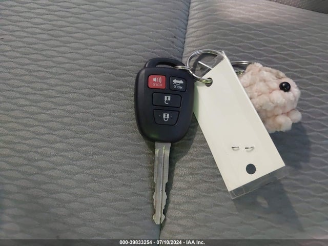 Toyota Corolla Le Plus 2016 2T1BURHEXGC694780 Image 11