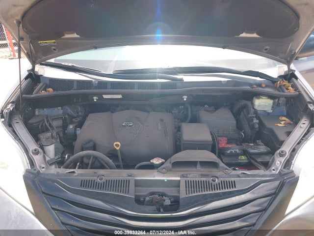 Toyota Sienna L 7 Passenger 2017 5TDZZ3DC0HS895887 Image 10