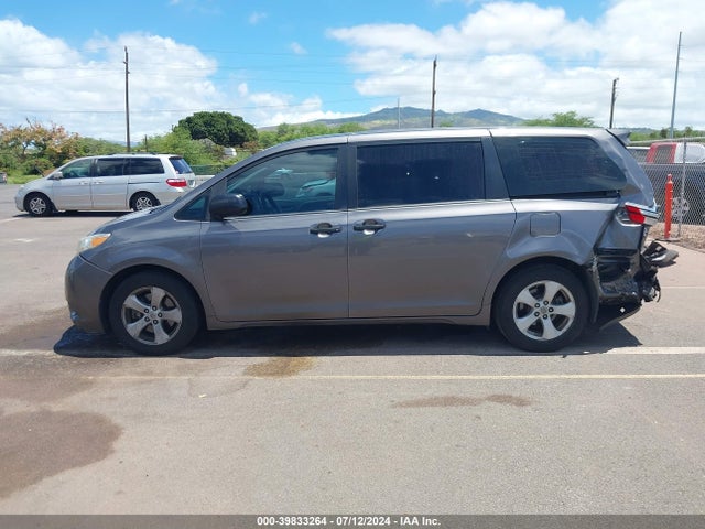 Toyota Sienna L 7 Passenger 2017 5TDZZ3DC0HS895887 Image 15
