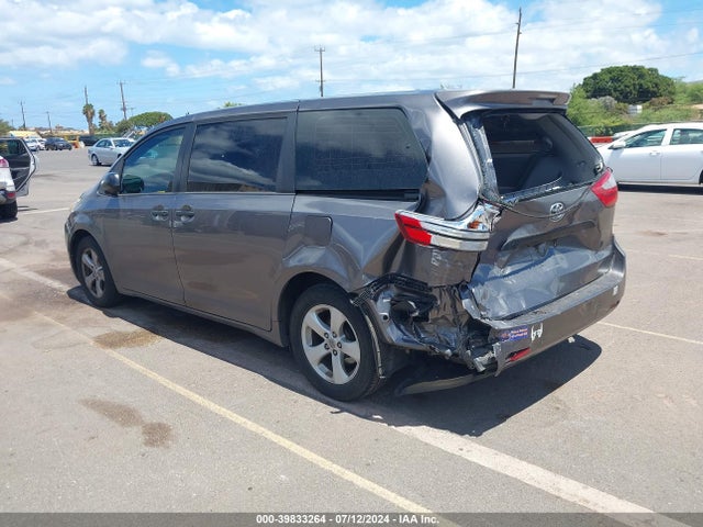 Toyota Sienna L 7 Passenger 2017 5TDZZ3DC0HS895887 Image 3