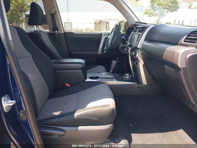 Toyota 4RUNNER SR5 2021 JTEMU5JR6M5879623 Image 5