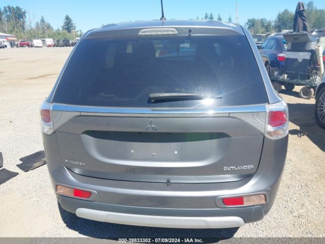 JA4AD2A38FZ012960 Mitsubishi Outlander Es