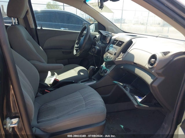 Chevrolet Sonic Lt Auto 2015 1G1JC5SH3F4212736 Image 5