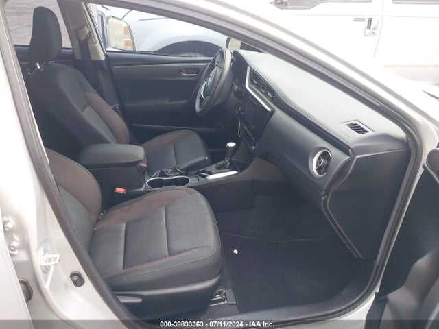 Toyota COROLLA LE 2018 5YFBURHE3JP755345 Image 5