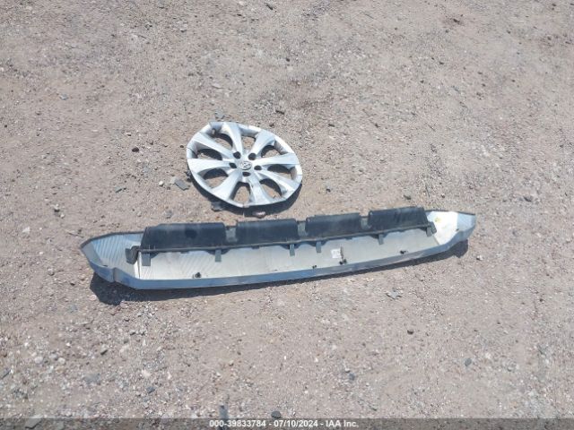 5YFEPMAE5NP317529 Toyota COROLLA LE
