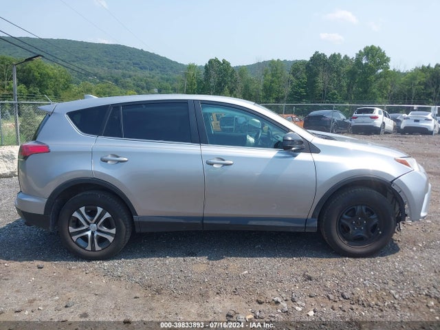 Toyota RAV4 LE 2017 2T3BFREV0HW671000 Image 13