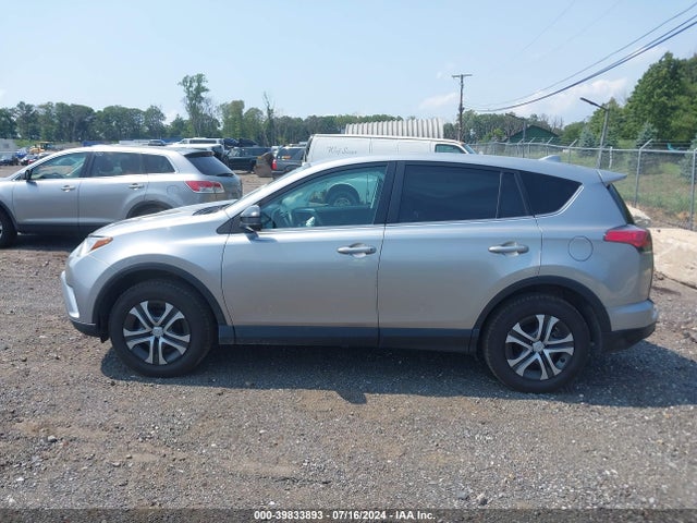 Toyota RAV4 LE 2017 2T3BFREV0HW671000 Image 14