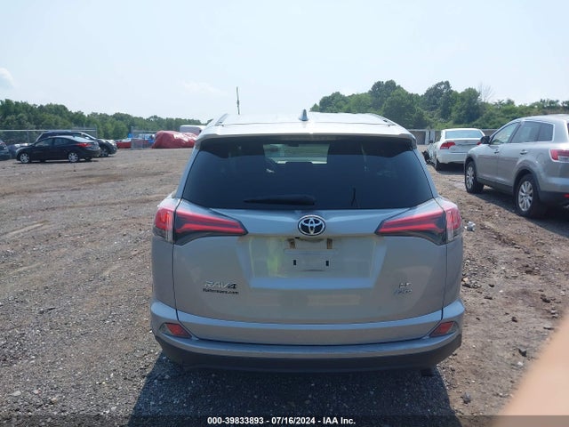 Toyota RAV4 LE 2017 2T3BFREV0HW671000 Image 16