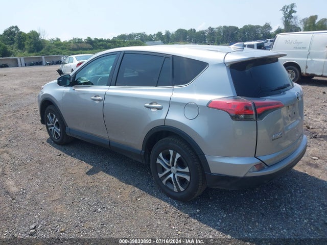 Toyota RAV4 LE 2017 2T3BFREV0HW671000 Image 3