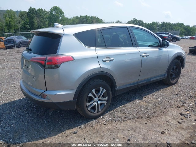 Toyota RAV4 LE 2017 2T3BFREV0HW671000 Image 4