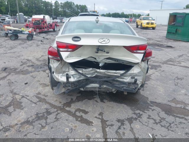 KMHD84LF5HU102668 Hyundai ELANTRA SE