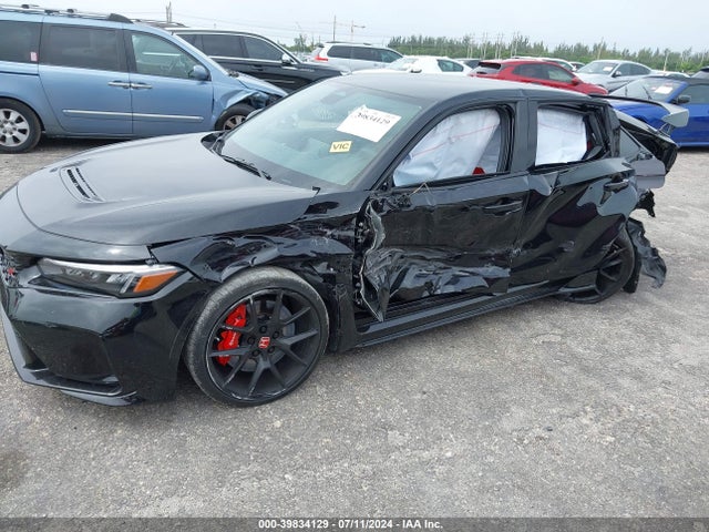 Honda Civic Type R Base (m6) 2024 JHMFL5G46RX000059 Image 2
