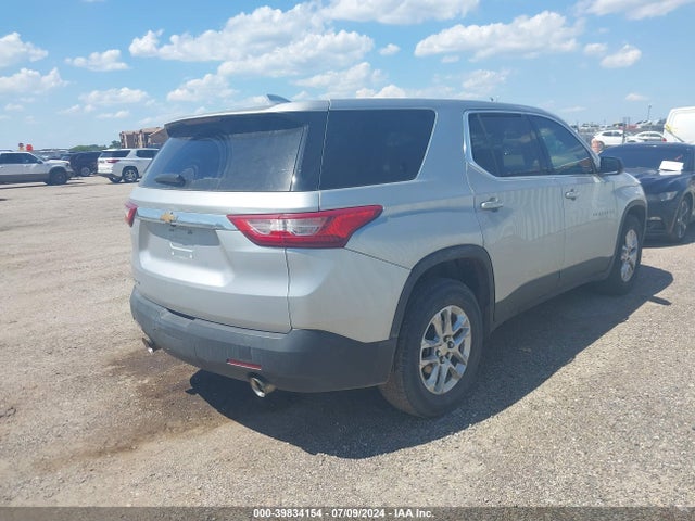 Chevrolet Traverse Ls 2018 1GNERFKWXJJ126109 Image 4