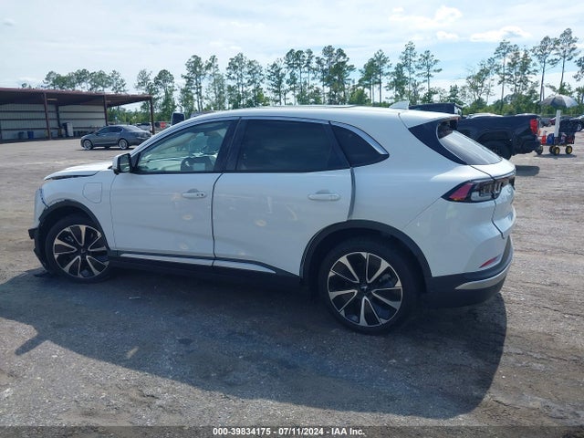 Vinfast Vf 8 Plus 2024 RLLV1AFAXRH004781 Image 14
