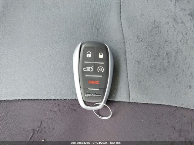 ZASFAKAN2J7B73872 Alfa Romeo Stelvio Awd