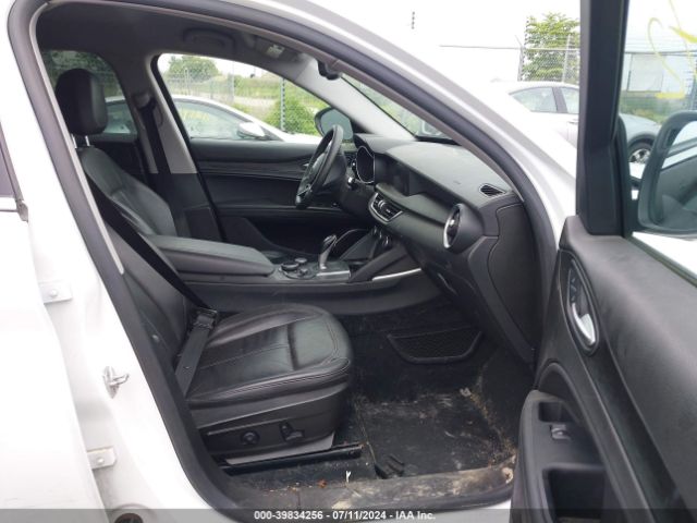 ZASFAKAN2J7B73872 Alfa Romeo Stelvio Awd