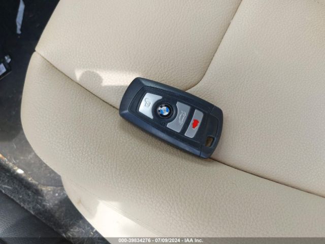 WBA8E1G32HNU16878 BMW 3 Series 320i