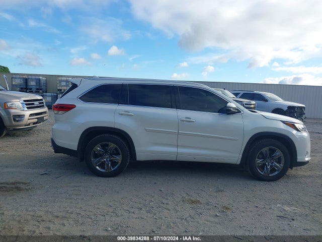 Toyota Highlander Limited Platinum 2018 5TDDZRFH8JS803016 Image 13