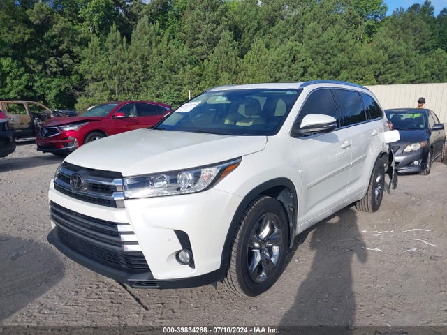 Toyota Highlander Limited Platinum 2018 5TDDZRFH8JS803016 Image 2