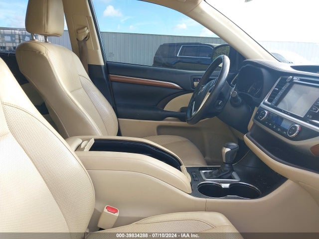 Toyota Highlander Limited Platinum 2018 5TDDZRFH8JS803016 Image 5