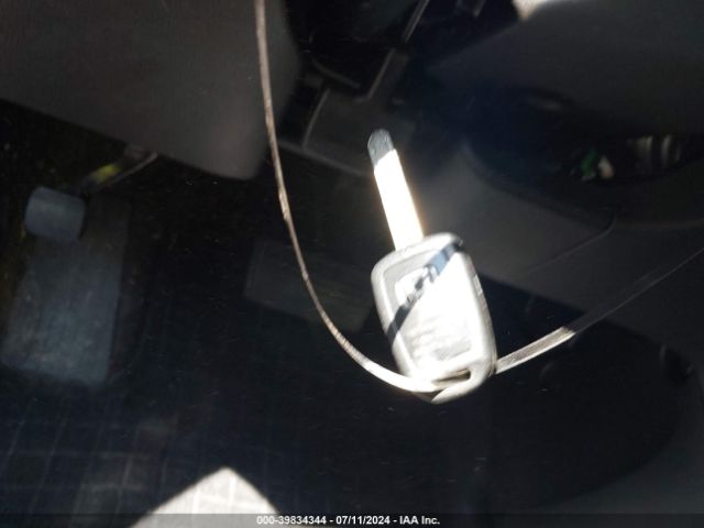 2HKRM4H38GH686609 Honda CR-V LX