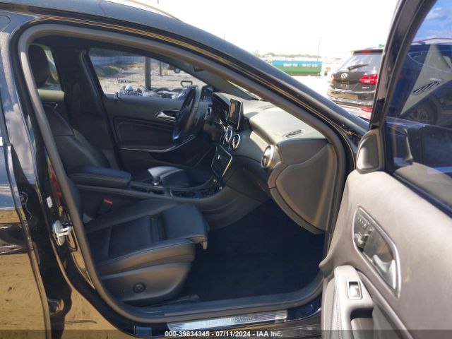 WDCTG4EB9HJ341438 Mercedes-Benz GLA 250