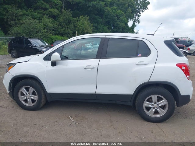 Chevrolet TRAX LS 2019 3GNCJNSB8KL337793 Image 14