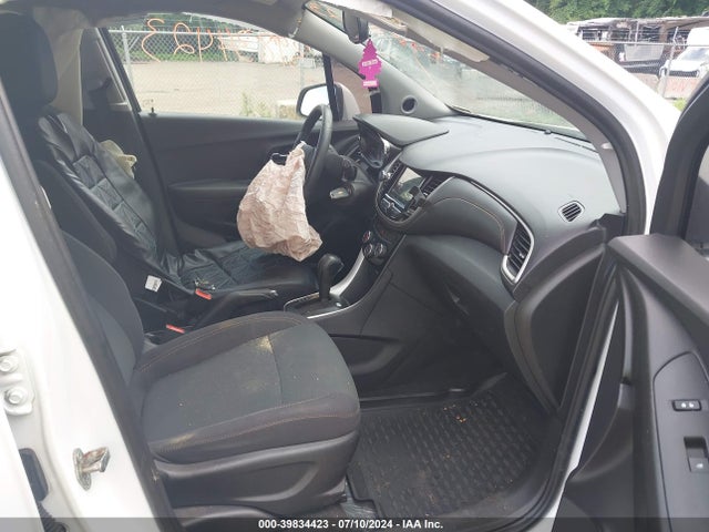 Chevrolet TRAX LS 2019 3GNCJNSB8KL337793 Image 5