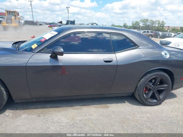 2C3CDZAG7FH701631 Dodge Challenger Sxt