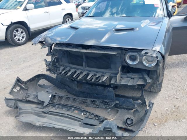 2C3CDZAG7FH701631 Dodge Challenger Sxt